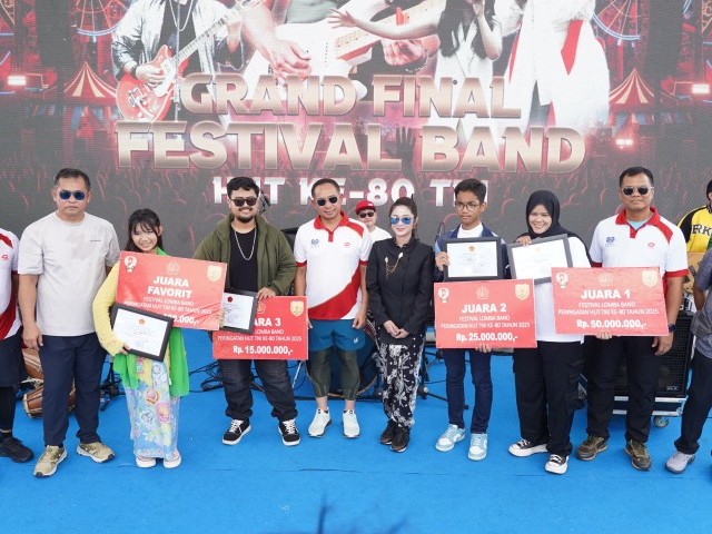 Monas Jadi Saksi Kemeriahan Grand Final Festival Band Panglima TNI 2025