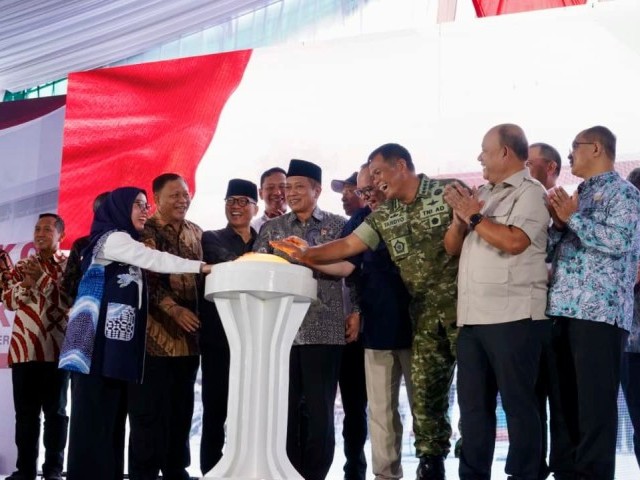 Groundbreaking Kopdes Merah Putih : 800 Gudang dan Gerai Perdana Mulai Dibangun Serentak, TNI Pastikan Pembangunan Tuntas Cepat !